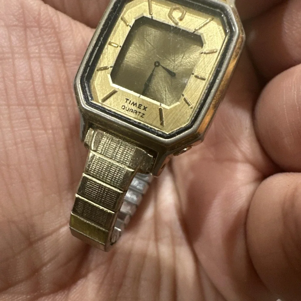 Working Vintage Q Timex Womens Watch Digital Gold Tone New Battery 19mm Fit 6.5